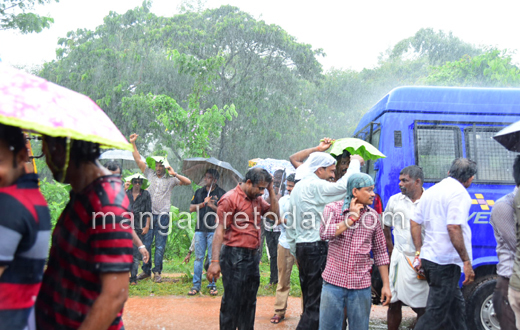 Yettinahole protest in uppinangady